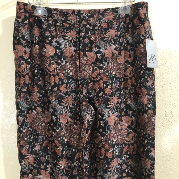 ZOZO Pants & Jumpsuits Zozo Women Golden Garden Floral Print Pant